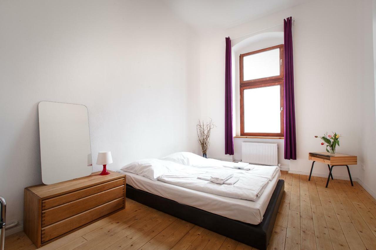 3 Bedroom Apartment Берлин Екстериор снимка