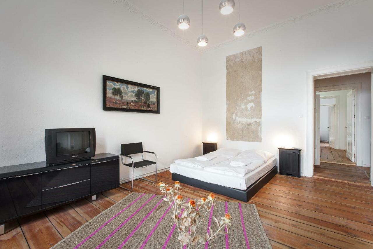 3 Bedroom Apartment Берлин Екстериор снимка