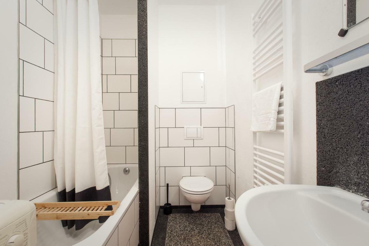 3 Bedroom Apartment Берлин Екстериор снимка
