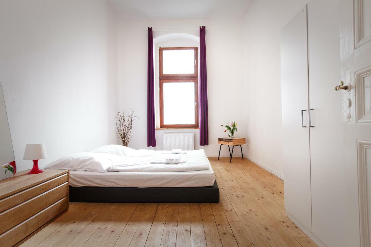 3 Bedroom Apartment Берлин Екстериор снимка